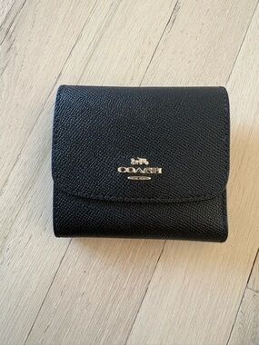 Coach Black Textured Leather Trifold Wallet with Gold Logo